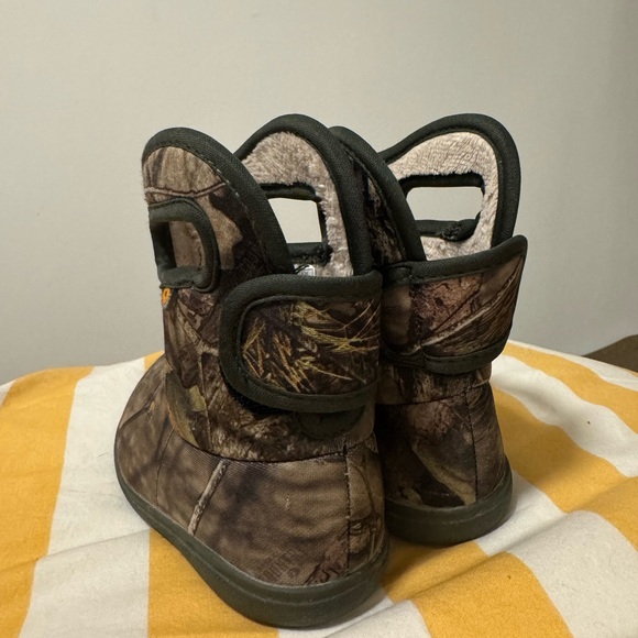 Baby Bogs Winter Boots - Camo - Size 5 - Picture 3 of 4